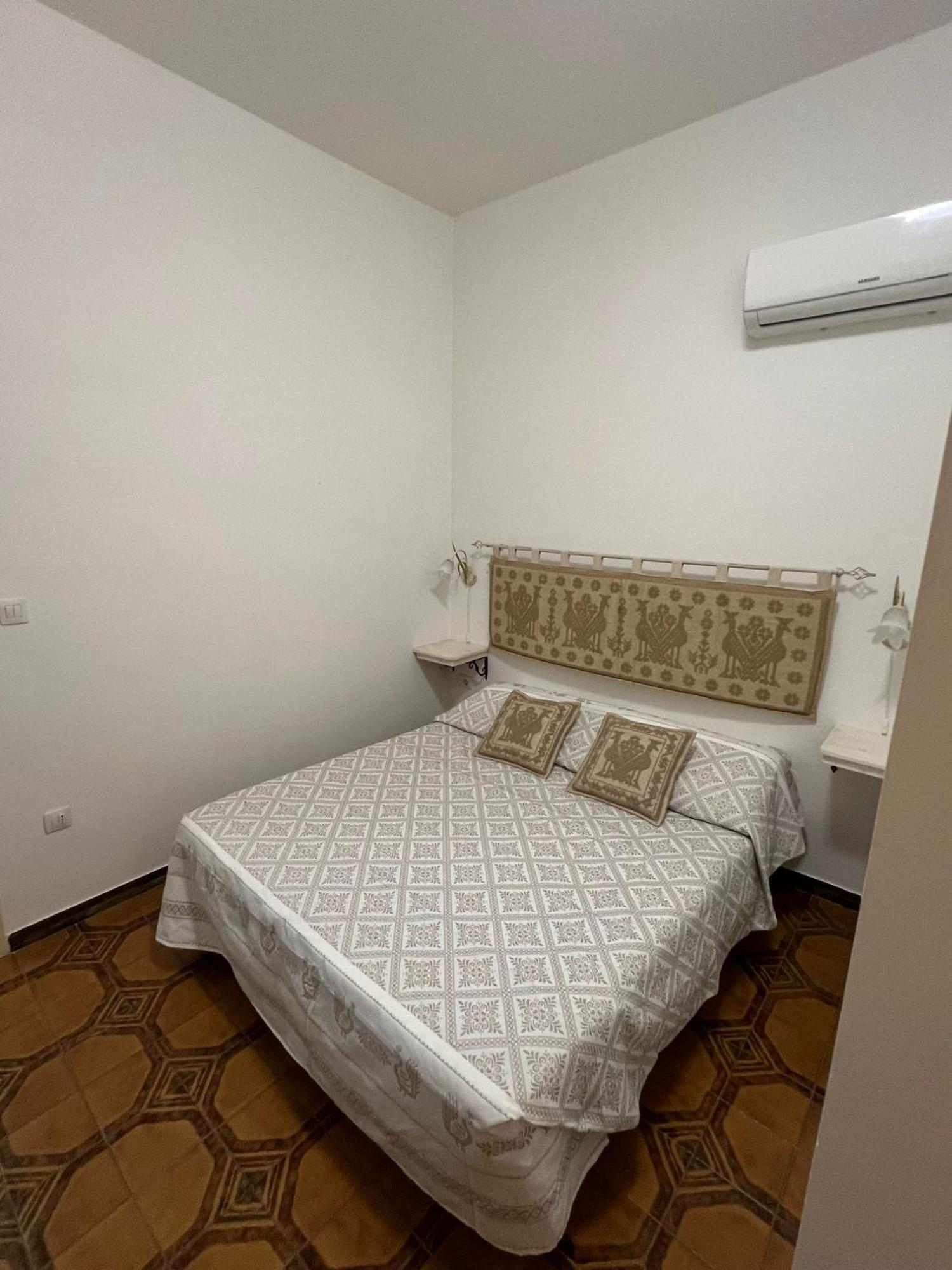 B&B Via Dei Mille Castelsardo Exterior photo
